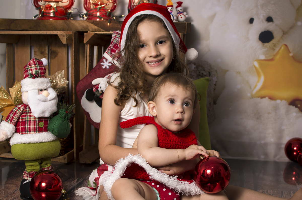 acompanhamento mensal, fotógrafo de crianças, fotógrafo de família, fotógrafo infantil, fotógrafo newborn, estúdio fotográfico Bariri e jaú, Acompanhamento fotográfico trimestral, irmãs, pais e filhos, família. ensaio de natal