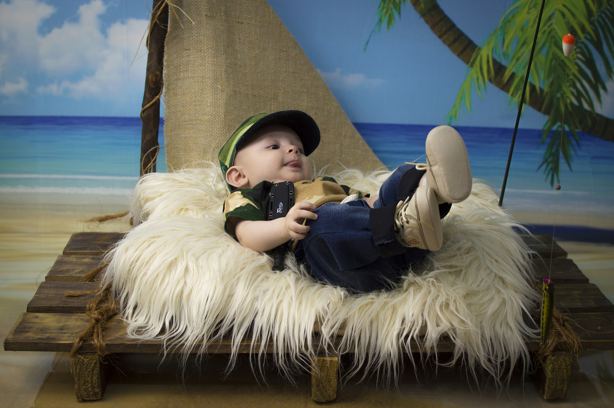 acompanhamento mensal, fotografia de bebês, ensaio família, ensaios infantis, fotógrafo de família, estúdio fotográfico bariri, fotógrafo profissional de família, família, mãe de menino, pai de menino, pescaria, jangada, tal pai tal filho, dia dos pais