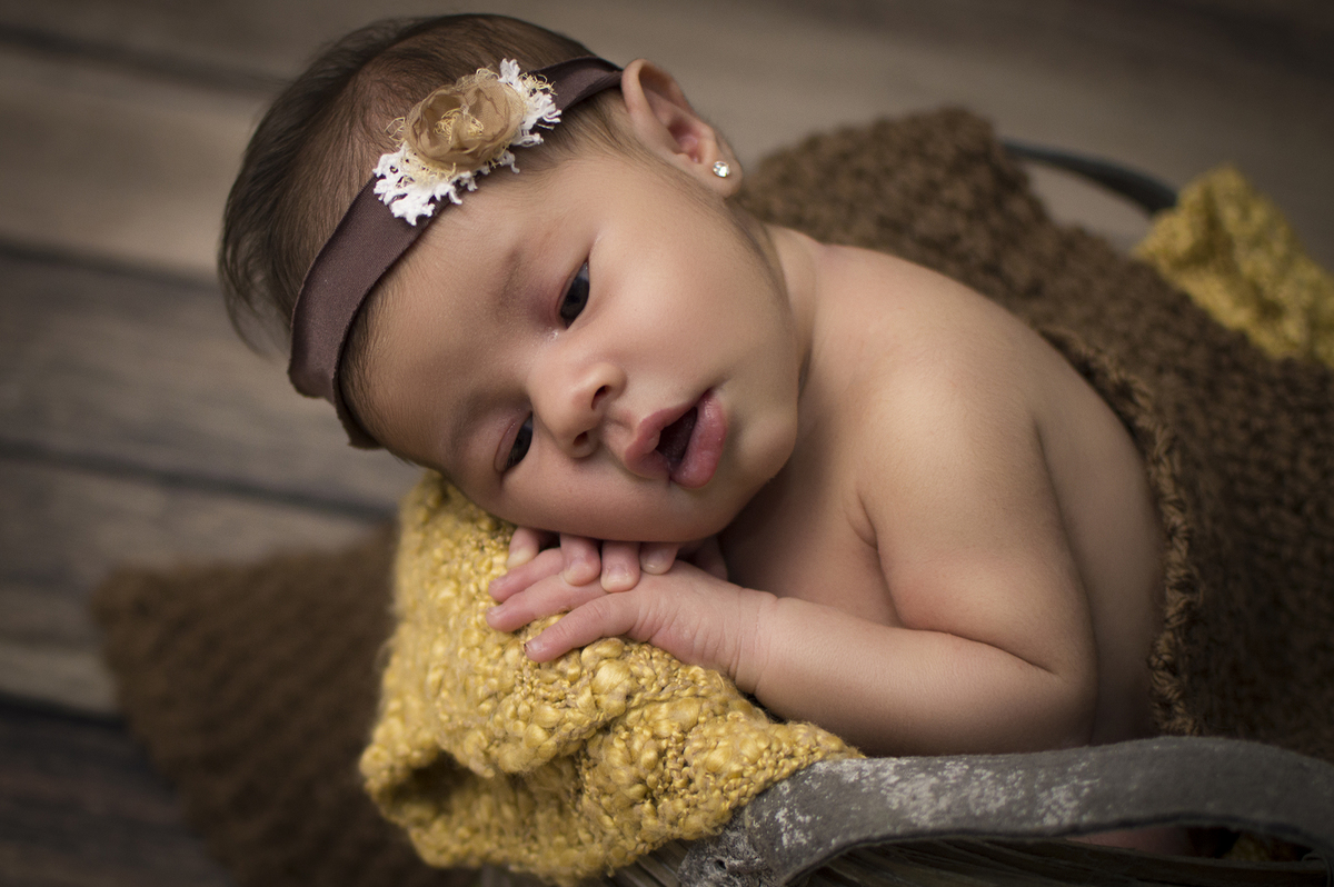 newborn bariri, newborn, recém nascidos, fotografia para recém nascidos, fotografia infantil, fotógrafo profissional de crianças, estúdio fotografia infantil, estúdio newborn, props, sessão fotografia, estúdio fotográfico bariri, Danilo Pinezi Fotografia