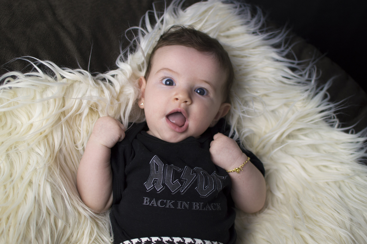 baby girl, fotografia infantil, acompanhamento mensal, família, fotografia de bebês, estúdio para bebês, fotógrafo de família, fotógrafo de crianças, newborn bariri e jaú, rock and roll baby, rock baby