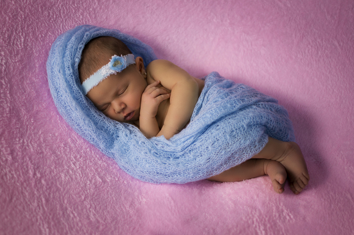 newborn, fotógrafo newborn, newborn bariri, newborn jaú, newborn menina, menina de azul, fotografia recém nascidos, estúdio fotográfico bebês, fotografia profissional infantil