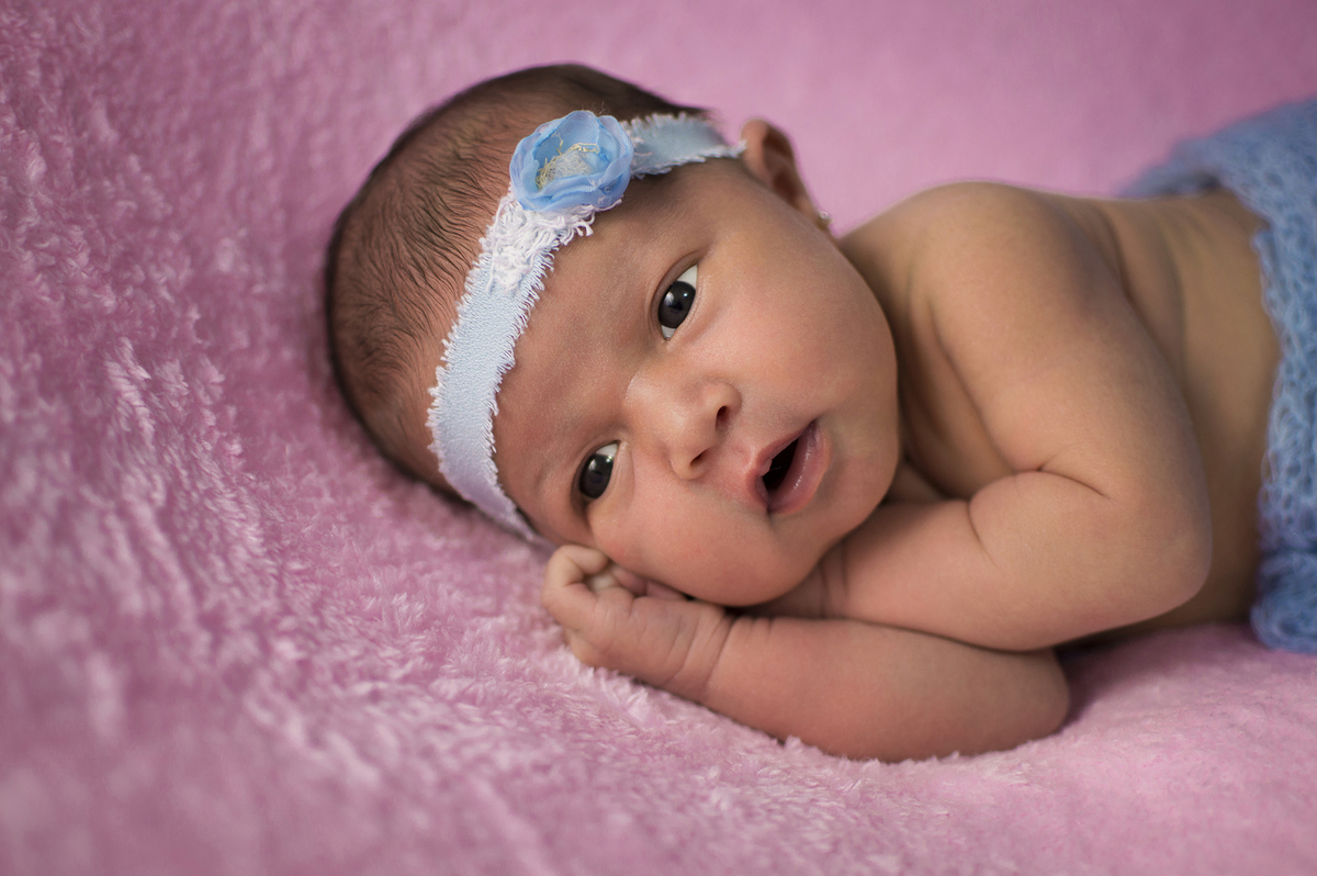 newborn, fotógrafo newborn, newborn bariri, newborn jaú, newborn menina, menina de azul, fotografia recém nascidos, estúdio fotográfico bebês, fotografia profissional infantil