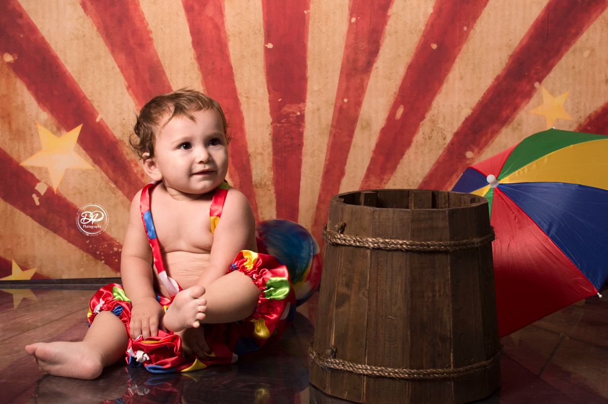 acompanhamento mensal bebês, fotografia de bebês, fotografia de família, bebês, estúdio newborn e bebês, estúdio de família, fotografia,  circo, palhacinho, ensaio tema circo, fotografia de circo