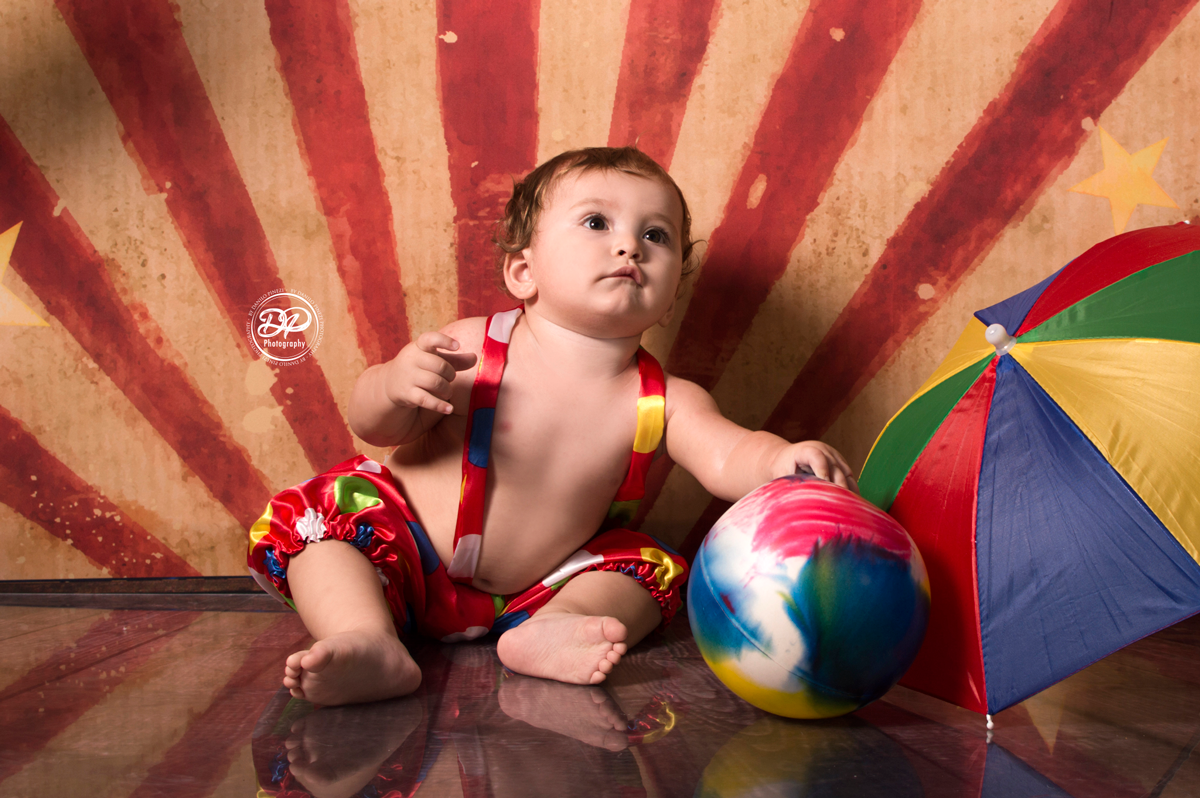 acompanhamento mensal bebês, fotografia de bebês, fotografia de família, bebês, estúdio newborn e bebês, estúdio de família, fotografia,  circo, palhacinho, ensaio tema circo, fotografia de circo