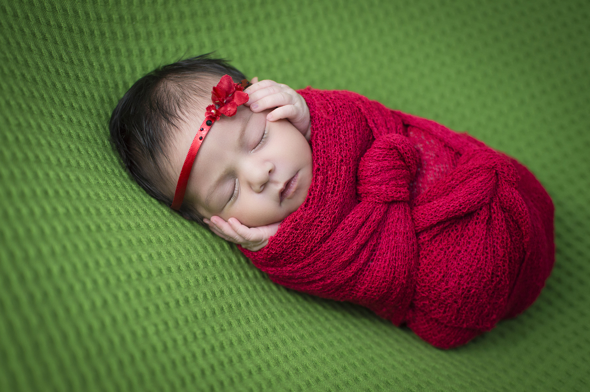newborn, arte com recém nascidos, fotografia newborn, fotógrafo newborn, fotógrafo de família, fotógrafo do amor, estúdio fotográfico infantil, newborn de menina, pai de menina, mãe de menina