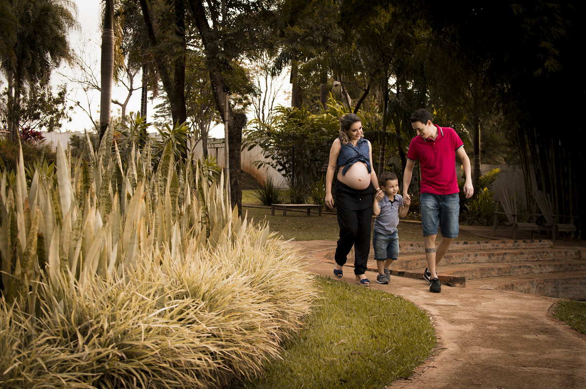 Gestante, ensaio gestante, ensaio casal, ensaio família, fotografia de família, amor, gestação, fotografia profissional, jardim,  Bariri, maitê, família, felicidade, fotografias do coração, Danilo Pinezi Fotografia, Estúdio 173