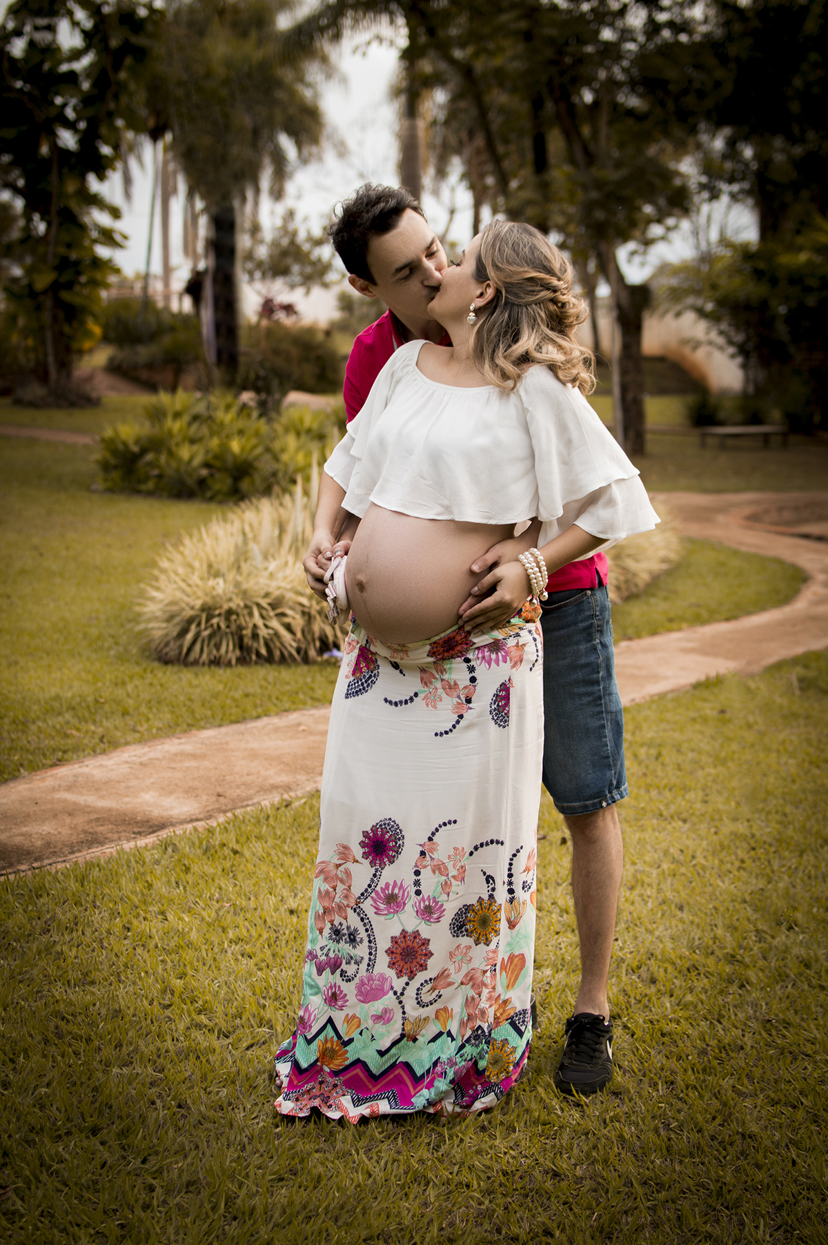 Gestante, ensaio gestante, ensaio casal, ensaio família, fotografia de família, amor, gestação, fotografia profissional, jardim,  Bariri, maitê, família, felicidade, fotografias do coração, Danilo Pinezi Fotografia, Estúdio 173