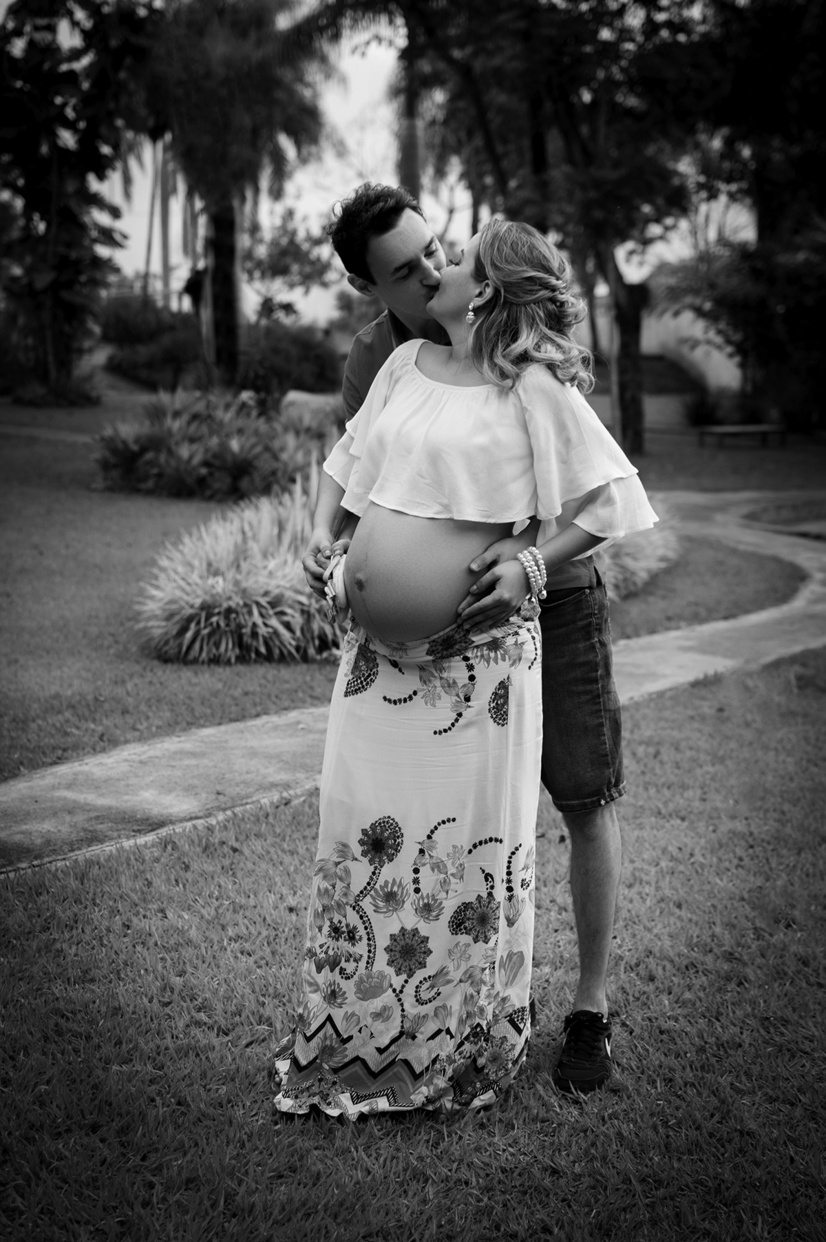 Gestante, ensaio gestante, ensaio casal, ensaio família, fotografia de família, amor, gestação, fotografia profissional, jardim,  Bariri, maitê, família, felicidade, fotografias do coração, Danilo Pinezi Fotografia, Estúdio 173