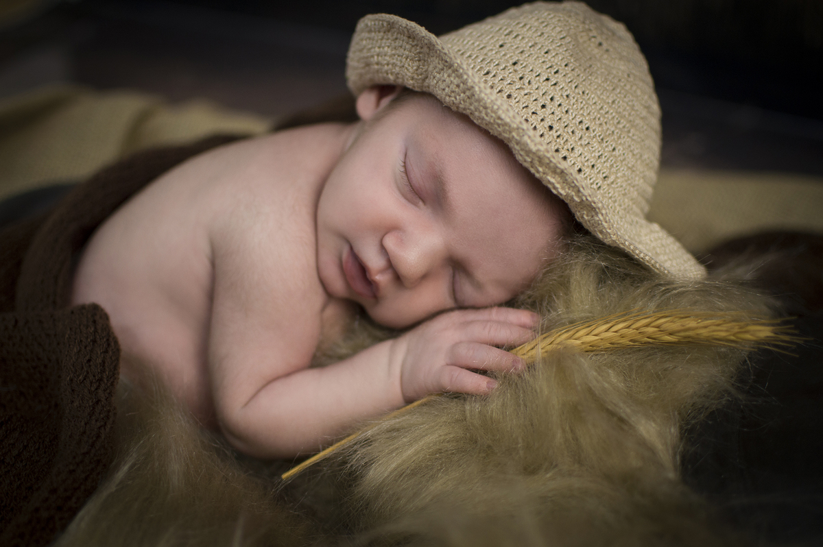 fotógrafo newborn, newborn bariri, newborn com amor, fotografia de recém nascidos, fotógrafo de bebês, fotógrafo de crianças em bariri, fotógrafos de família, ensaios fotográficos personalizados