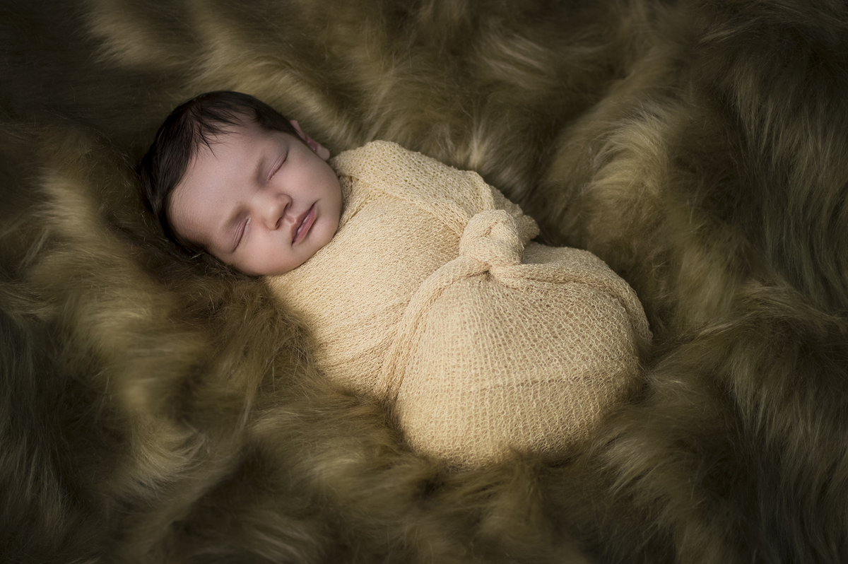 fotógrafo newborn, newborn bariri, newborn com amor, fotografia de recém nascidos, fotógrafo de bebês, fotógrafo de crianças em bariri, fotógrafos de família, ensaios fotográficos personalizados