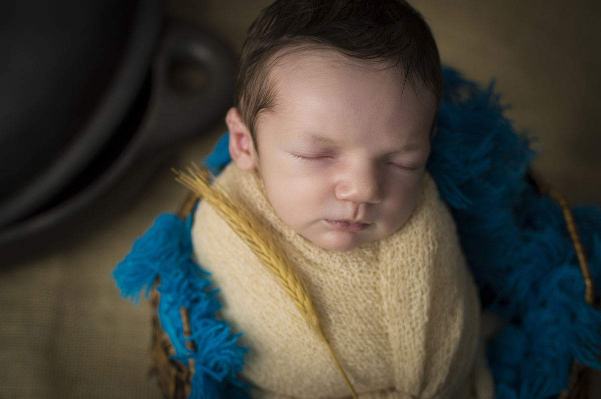 fotógrafo newborn, newborn bariri, newborn com amor, fotografia de recém nascidos, fotógrafo de bebês, fotógrafo de crianças em bariri, fotógrafos de família, ensaios fotográficos personalizados