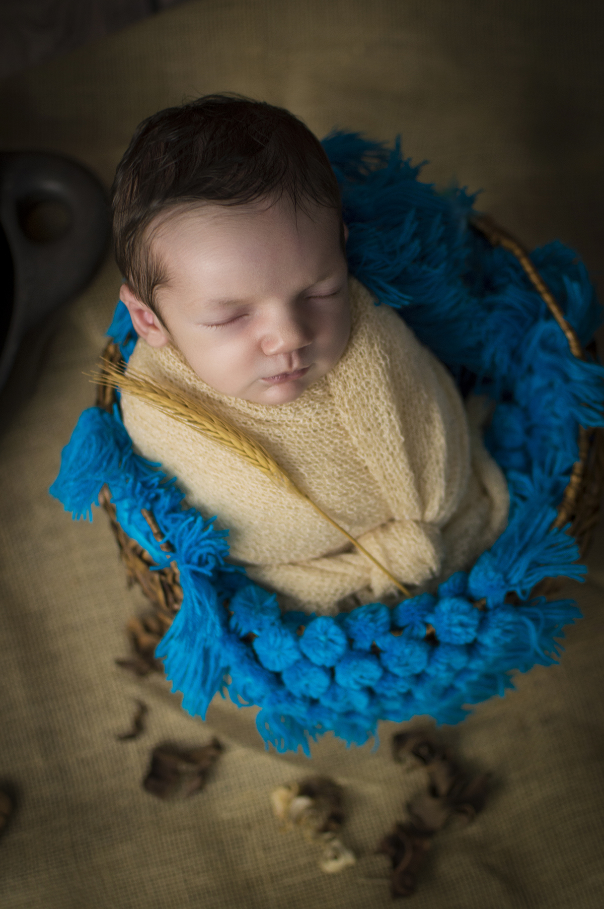 fotógrafo newborn, newborn bariri, newborn com amor, fotografia de recém nascidos, fotógrafo de bebês, fotógrafo de crianças em bariri, fotógrafos de família, ensaios fotográficos personalizados