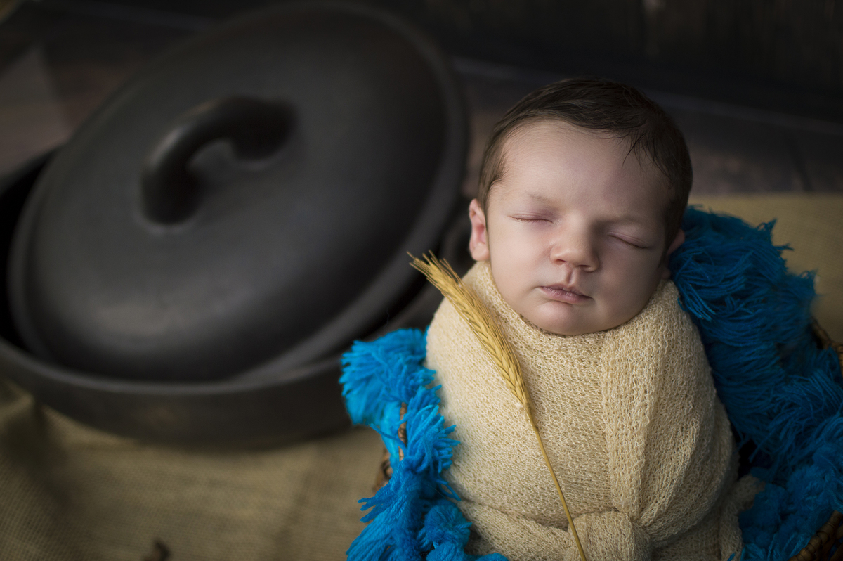 fotógrafo newborn, newborn bariri, newborn com amor, fotografia de recém nascidos, fotógrafo de bebês, fotógrafo de crianças em bariri, fotógrafos de família, ensaios fotográficos personalizados