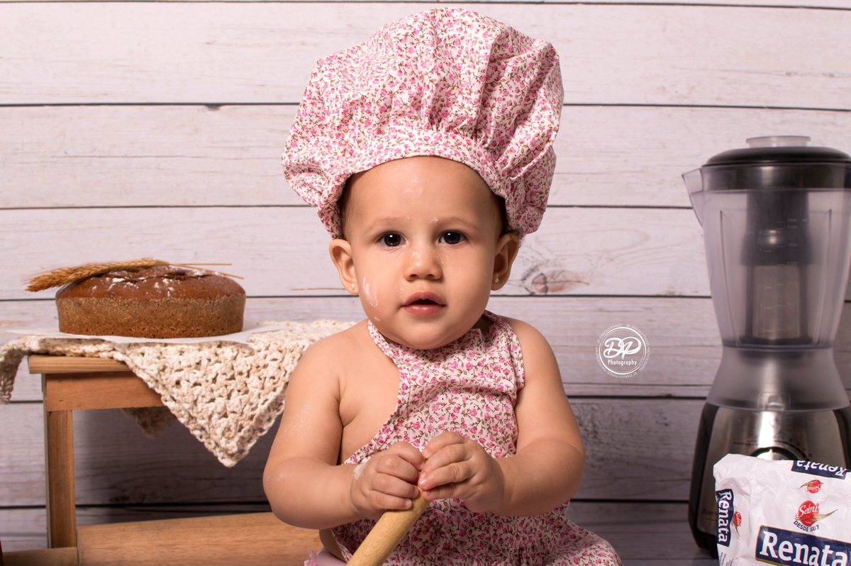 Acompanhamento mensal bebê, fotografia de bebês, fotógrafo de bebês, fotógrafo newborn, estúdio fotográfico de bebês, estúdio fotográfico de família, fotos de família. Mini chef, cozinheira