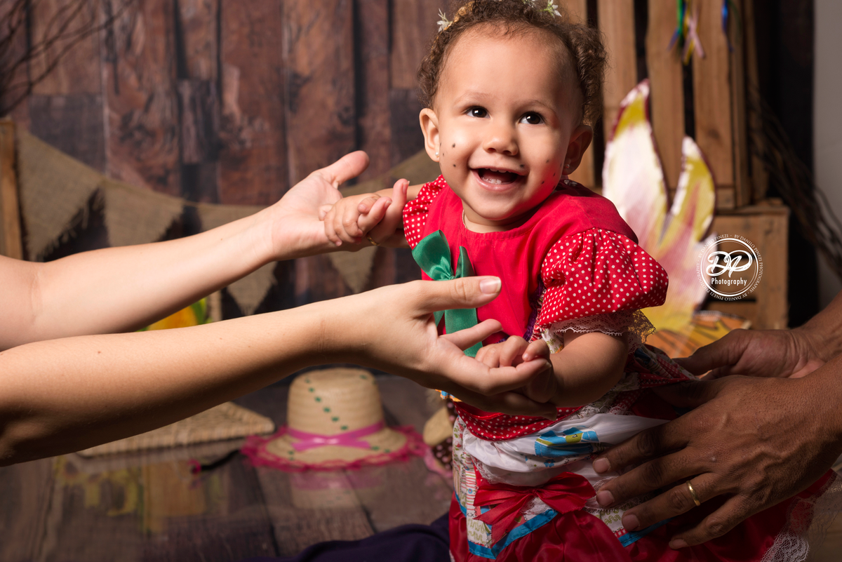 Acompanhamento mensal bebê, fotografia de bebês, fotógrafo de bebês, fotógrafo newborn, estúdio fotográfico de bebês, estúdio fotográfico de família, fotos de família. arraiá, festa caipira, festa junina