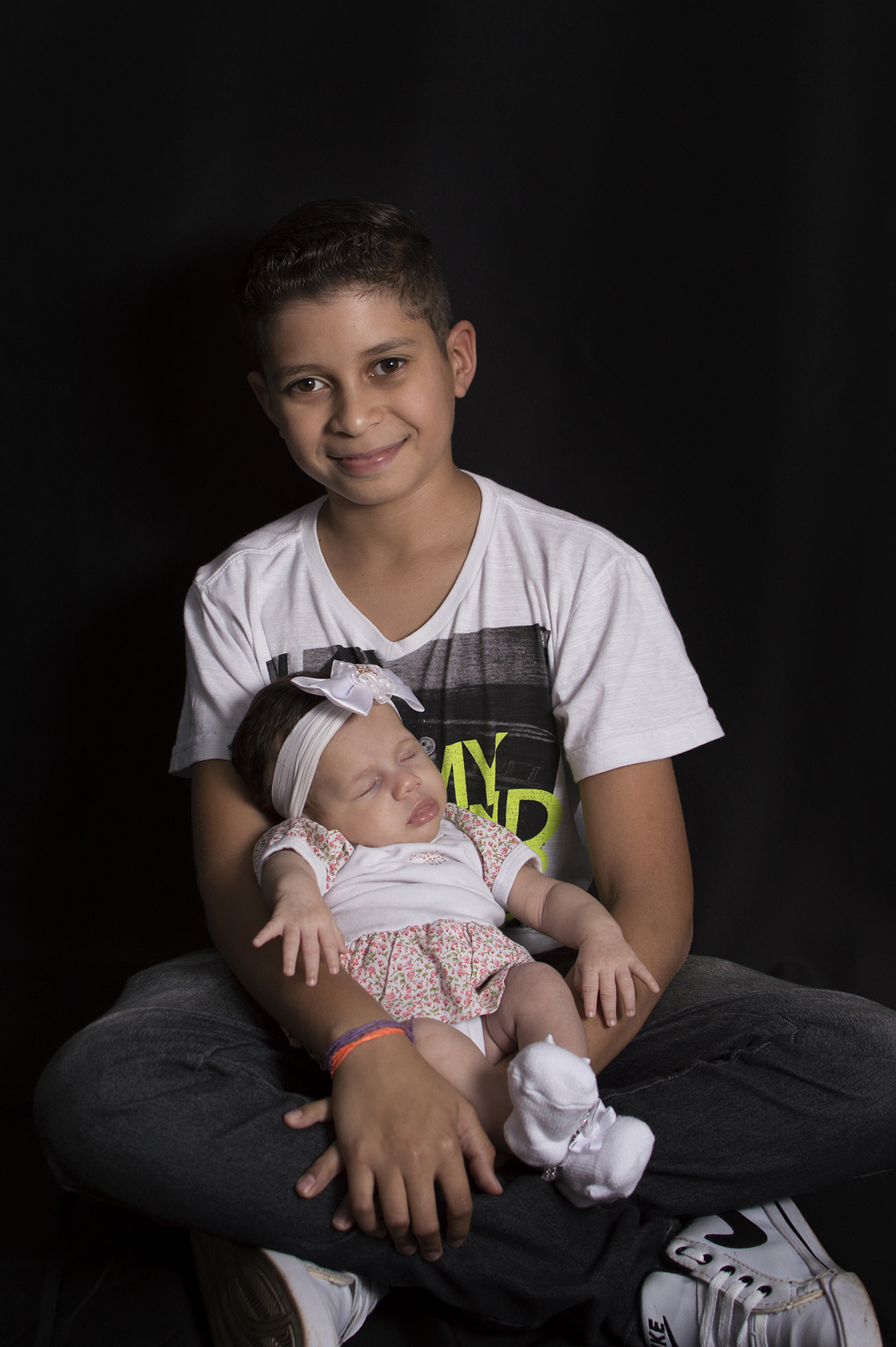 Acompanhamento mensal bebê, fotografia de bebês, fotógrafo de bebês, fotógrafo newborn, estúdio fotográfico de bebês, estúdio fotográfico de família, fotos de família.