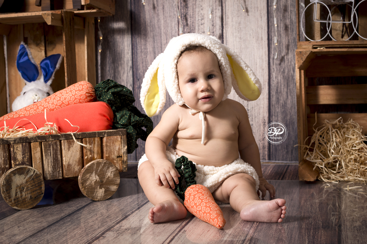 Acompanhamento mensal bebê, fotografia de bebês, fotógrafo de bebês, fotógrafo newborn, estúdio fotográfico de bebês, estúdio fotográfico de família, fotos de família. páscoa, ensaio de páscoa
