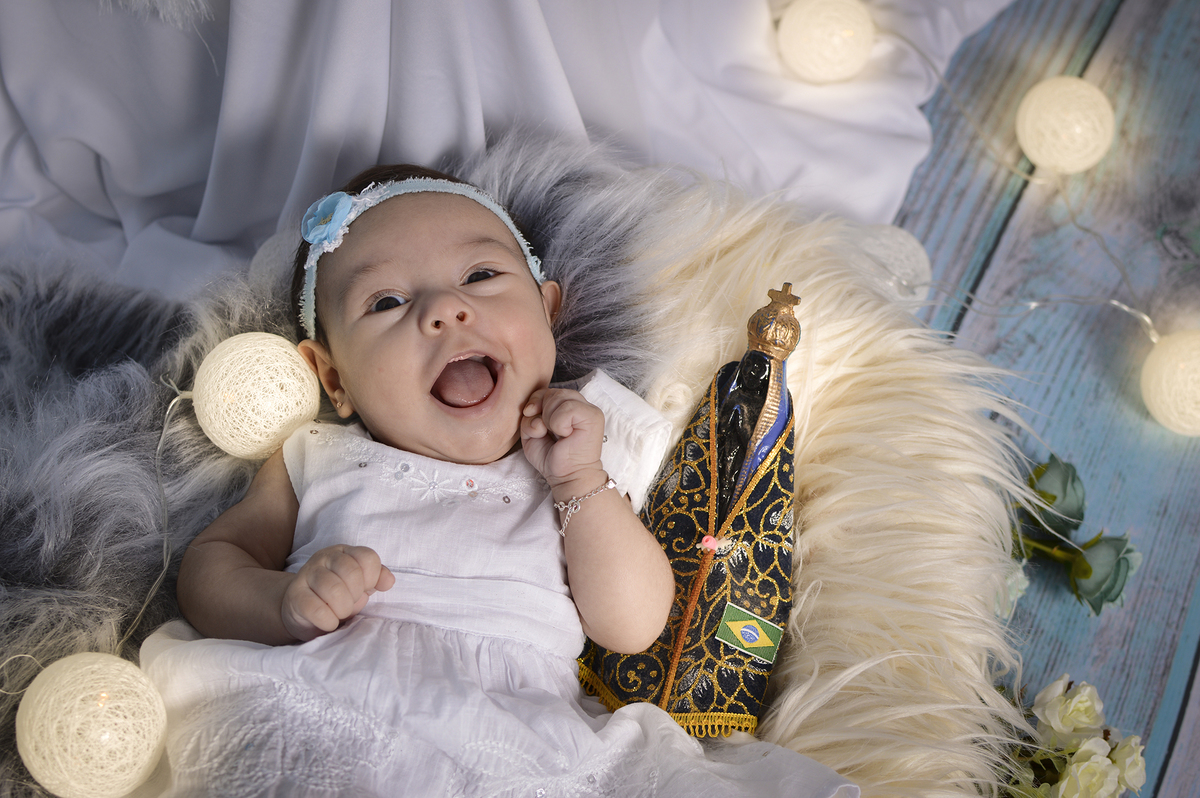 fotografia de bebês, estúdio fotográfico de bebês, recém nascidos, newborn Bariri, Newborn Jaú, fotografia de família, fotógrafo de família, acompanhamento mensal, estúdio fotográfico profissional, Nossa Senhora Aparec, Ensaio religioso, Dia das Crianças