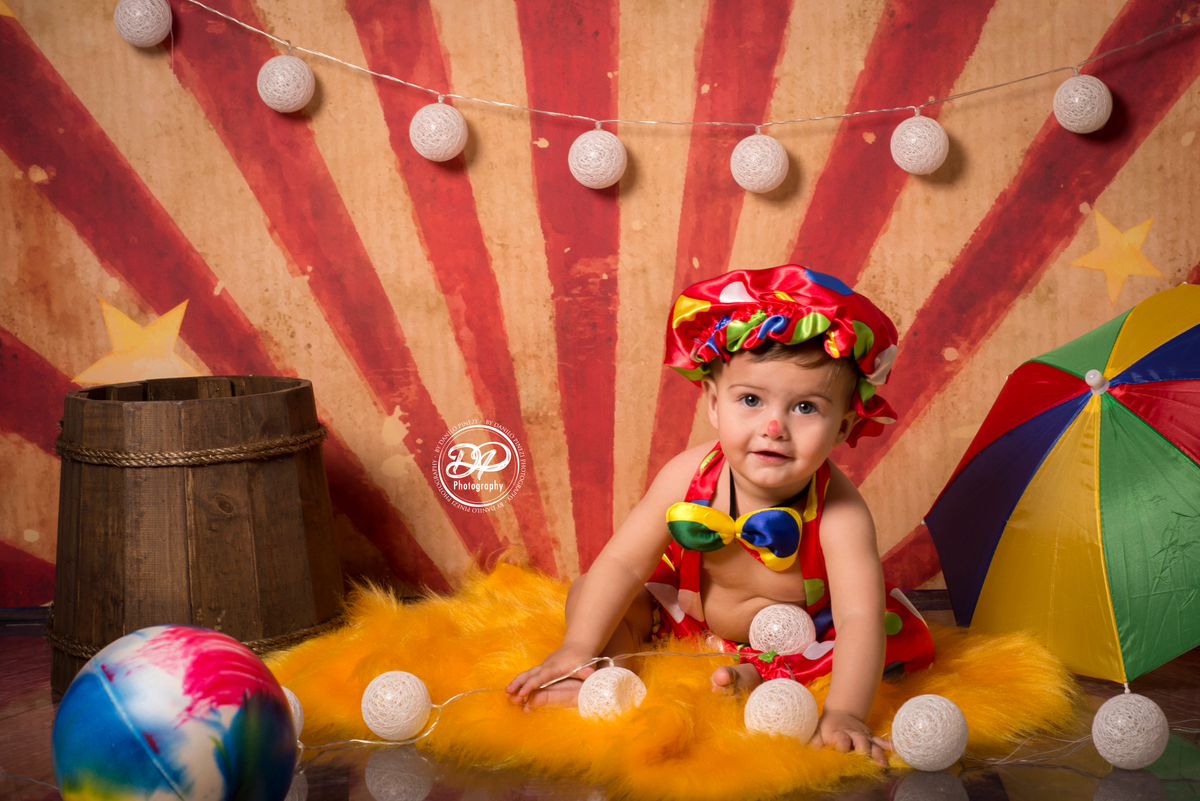 acompanhamento mensal de bebê, newborn, fotógrafo de família e bebês, estúdio fotográfico jaú, estúdio fotográfico Bariri, fotógrafo newborn, newborn, acompanhamento fotográfico, fotografias especiais, ensaio de circo, bebê vestido de palhaço