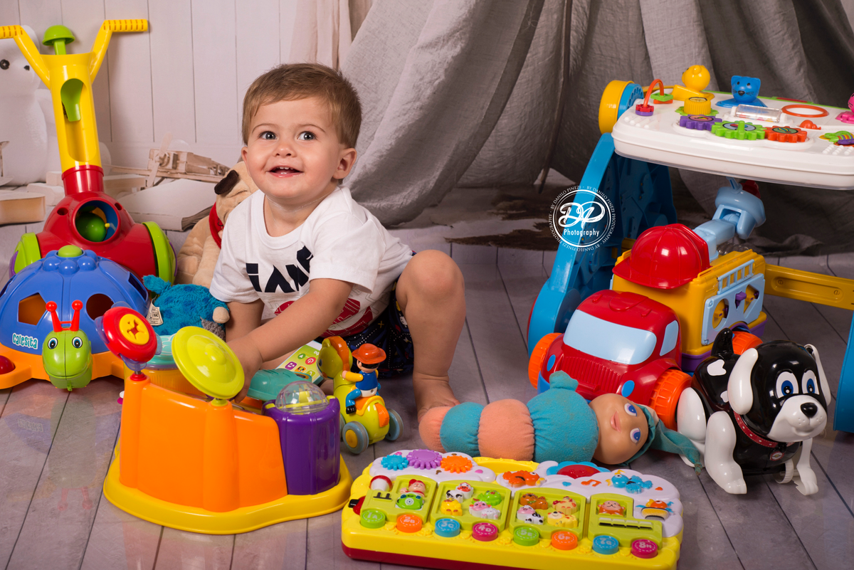 Sessão Quarto de brinquedos de menino, executada no estúdio Danilo Pinezi Fotografia em Bariri
