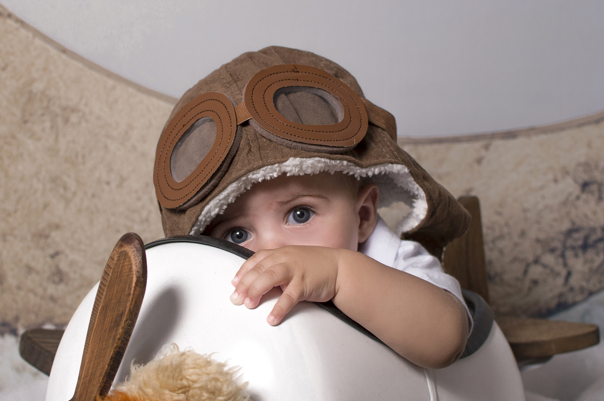 acompanhamento mensal de bebê, newborn, fotógrafo de família e bebês, estúdio fotográfico jaú, estúdio fotográfico Bariri, fotógrafo newborn, newborn, acompanhamento fotográfico, fotografias especiais, ensaios especiais, Aviador, Avião bebê aviador