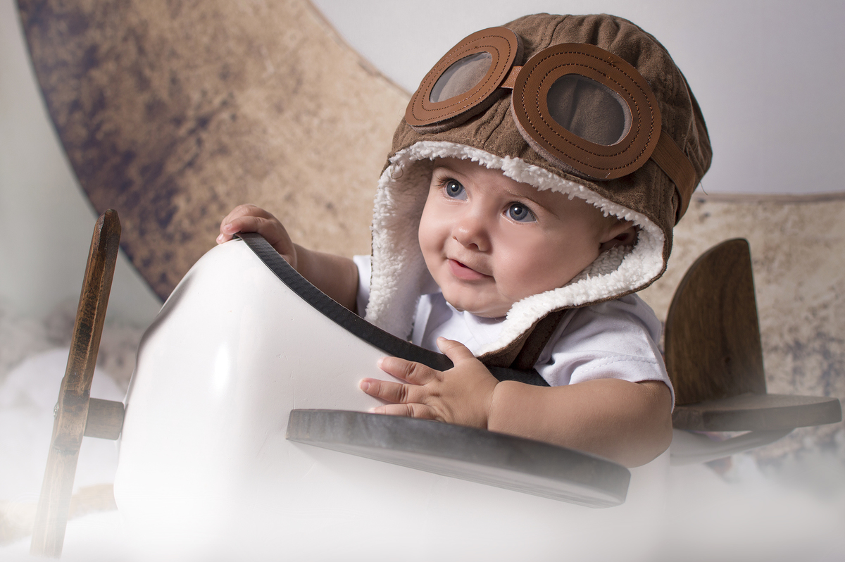 acompanhamento mensal de bebê, newborn, fotógrafo de família e bebês, estúdio fotográfico jaú, estúdio fotográfico Bariri, fotógrafo newborn, newborn, acompanhamento fotográfico, fotografias especiais, ensaios especiais, Aviador, Avião bebê aviador