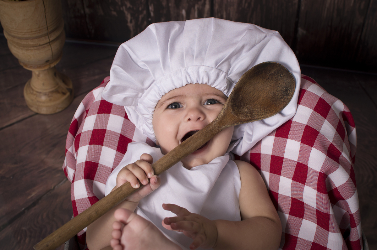 acompanhamento mensal de bebê, newborn, fotógrafo de família e bebês, estúdio fotográfico jaú, estúdio fotográfico Bariri, fotógrafo newborn, acompanhamento fotográfico, fotografias especiais, mini Chef, mini cozinheiro, Danilo Pinezi Fotográfica
