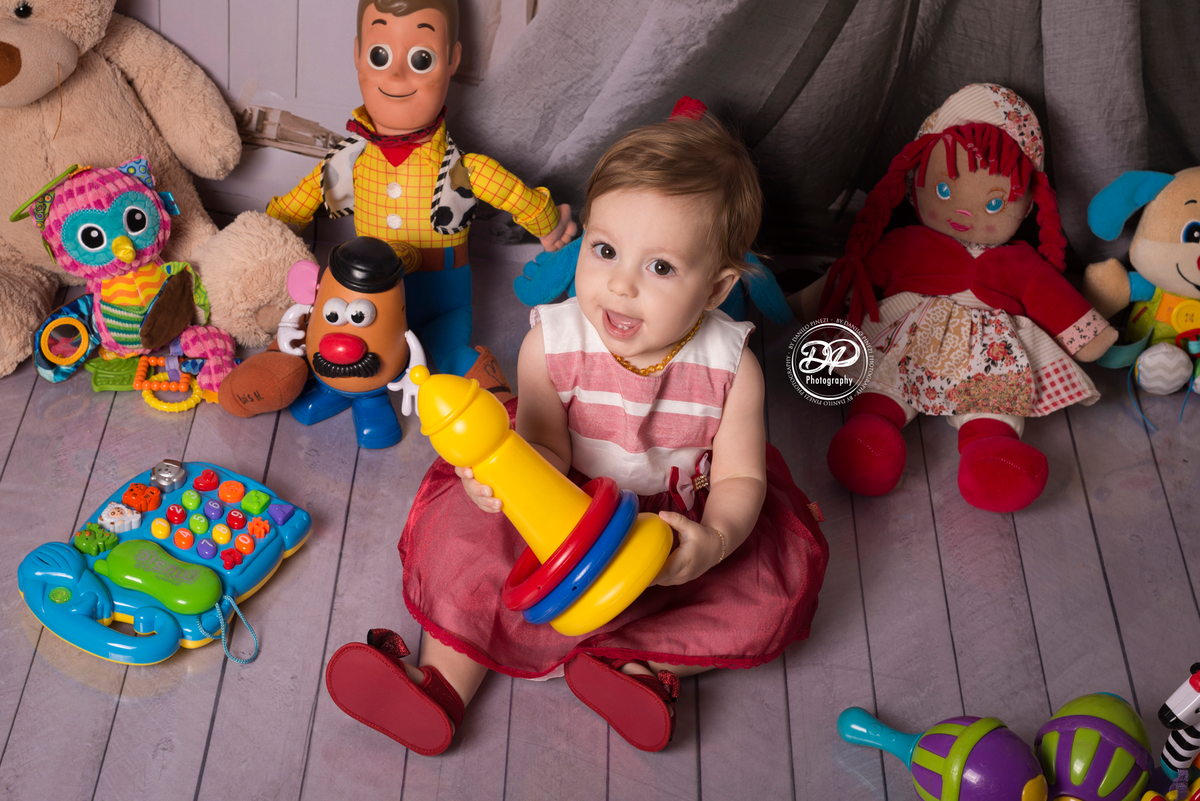 Acompanhamento mensal bebê, fotografia de bebês, fotógrafo de bebês, fotógrafo newborn, estúdio fotográfico de bebês, estúdio fotográfico de família, fotos de família. quarto de brinquedos