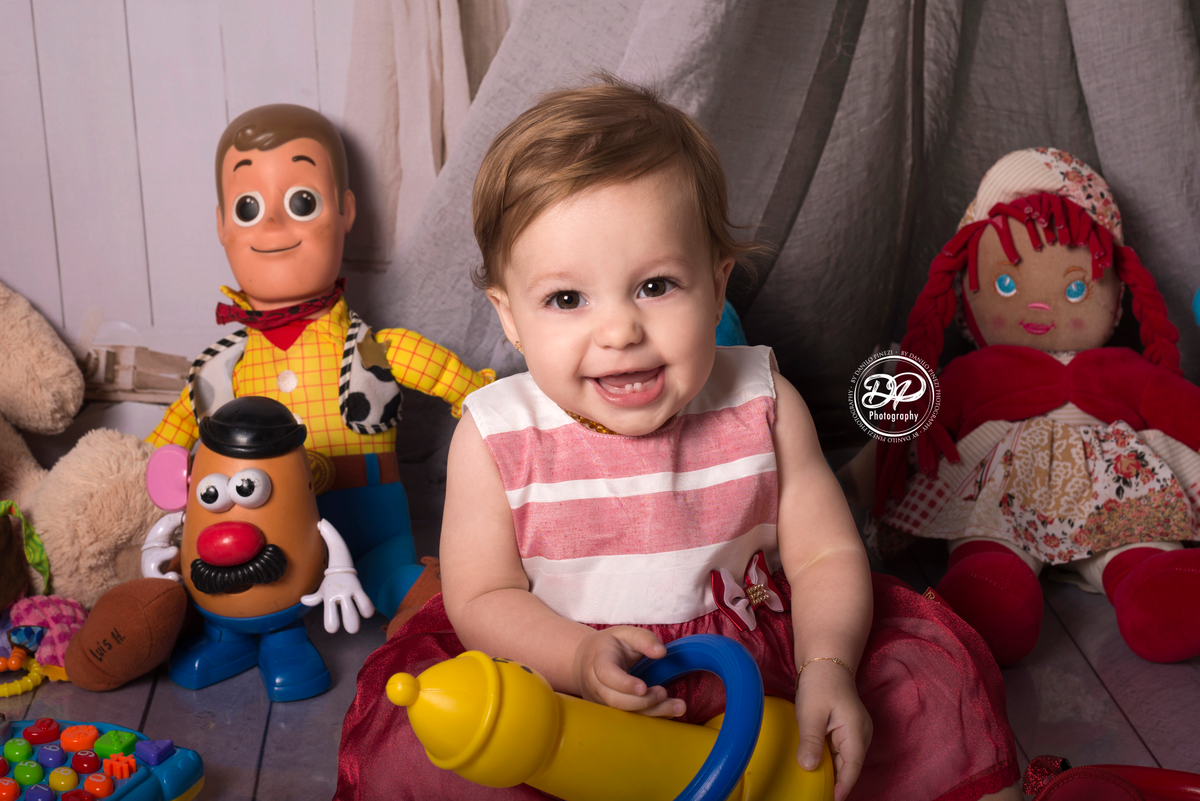 Acompanhamento mensal bebê, fotografia de bebês, fotógrafo de bebês, fotógrafo newborn, estúdio fotográfico de bebês, estúdio fotográfico de família, fotos de família. quarto de brinquedos