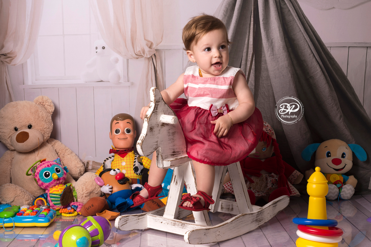 Acompanhamento mensal bebê, fotografia de bebês, fotógrafo de bebês, fotógrafo newborn, estúdio fotográfico de bebês, estúdio fotográfico de família, fotos de família. quarto de brinquedos