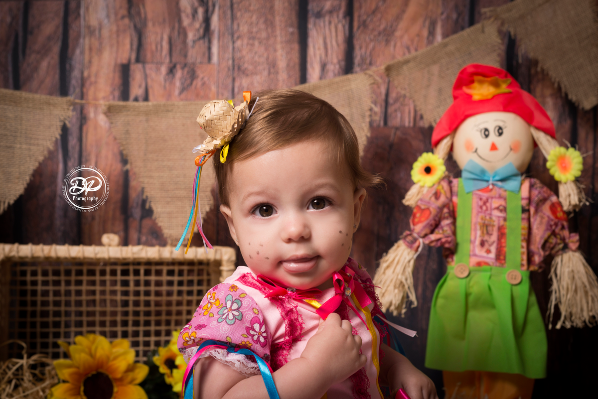 Acompanhamento mensal bebê, fotografia de bebês, fotógrafo de bebês, fotógrafo newborn, estúdio fotográfico de bebês, estúdio fotográfico de família, fotos de família. festa junina, ensaio junino, ensaio caipira