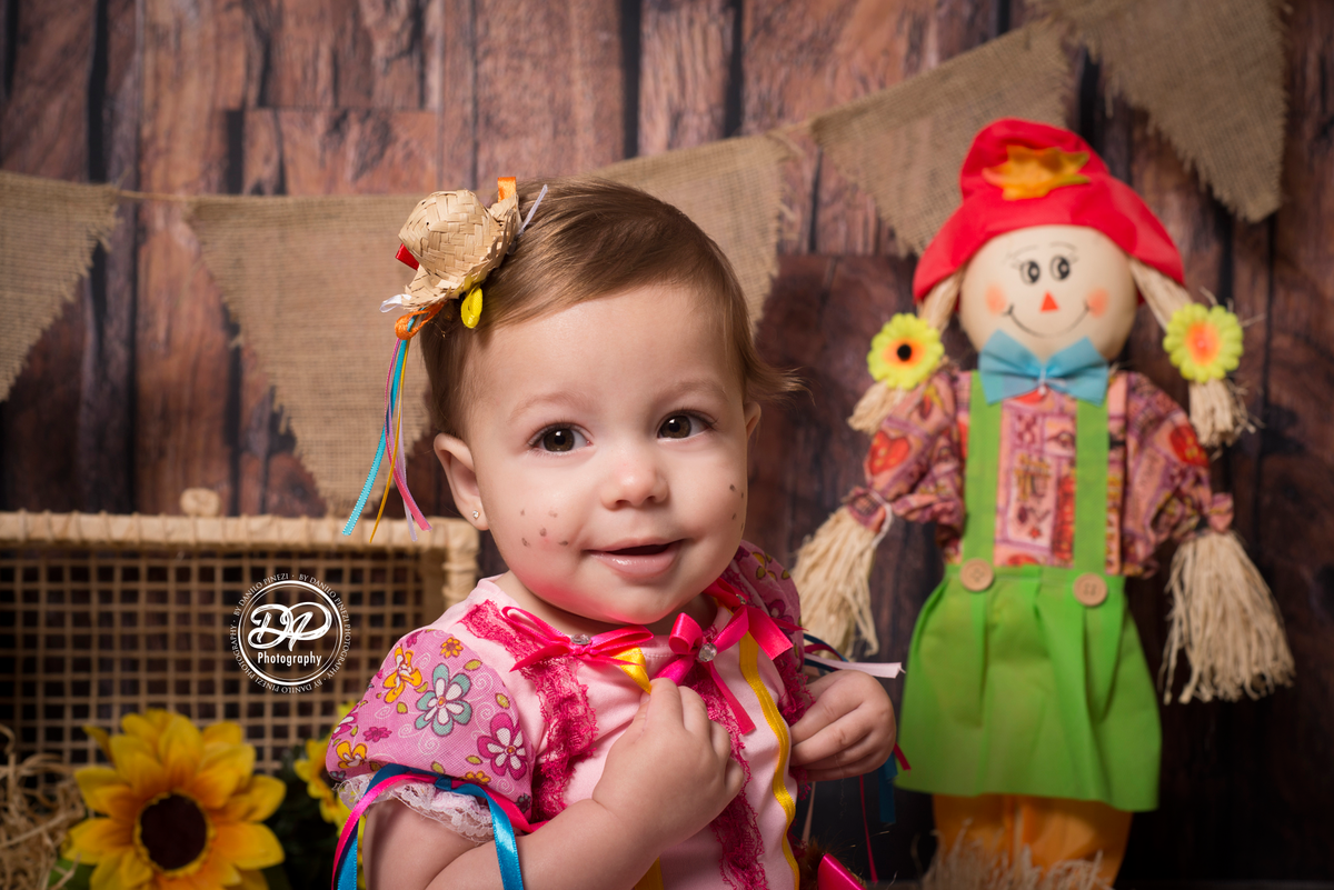 Acompanhamento mensal bebê, fotografia de bebês, fotógrafo de bebês, fotógrafo newborn, estúdio fotográfico de bebês, estúdio fotográfico de família, fotos de família. festa junina, ensaio junino, ensaio caipira