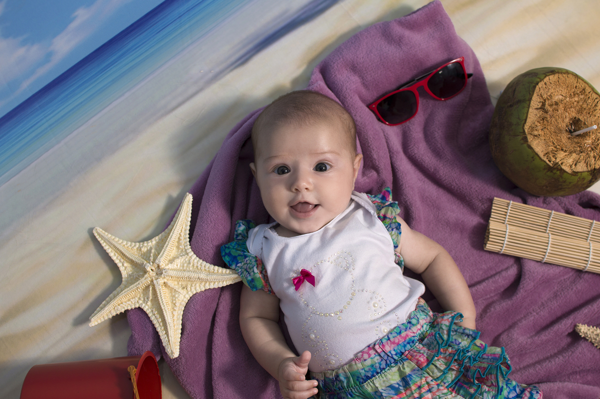 fotografia de bebês, estúdio de bebês, fotógrafo de família, acompanhamento mensal, Danilo Pinezi Fotografia, fotógrafo newborn, praia, óculos de sol