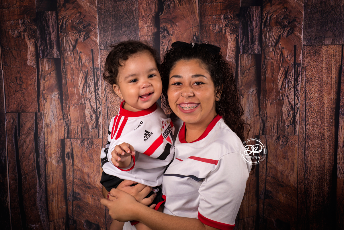 Irmãos São Paulinos em sessão fotográfica de time do coração realizada no estúdio Danilo Pinezi Fotografia em Bariri/SP