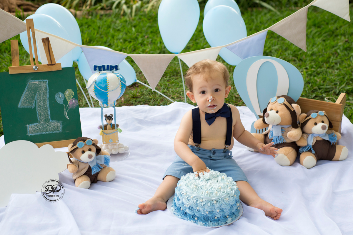 Smash the cake com Balão e ursos aviadores de menino feito pelo Fotógrafo Danilo Pinezi em Bariri/SP