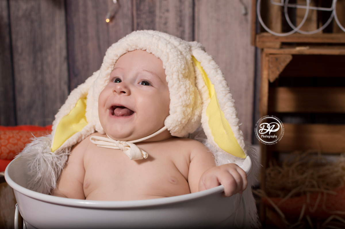 acompanhamento mensal de bebês, danilo pinezi fotografia, estúdio de bebês, estúdio gestante, estúdio família, fotografia de recém nascidos, estúdio newborn. páscoa, ensaio de páscoa.