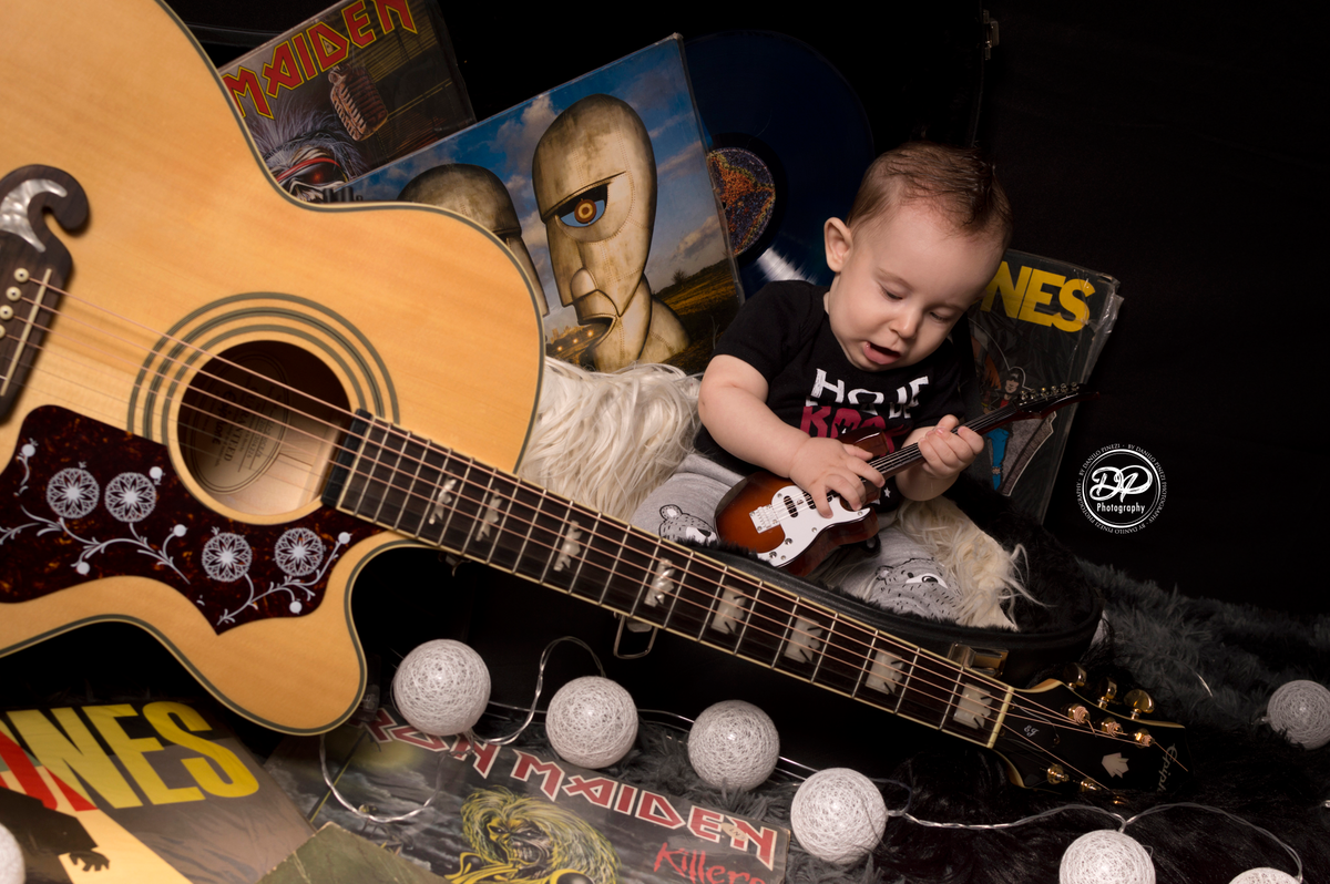 newborn, acompanhamento mensal, fotografia de bebês, fotografia de família, família, bebês, ensaios de bebês, Dia de Rock, Rock Bebê