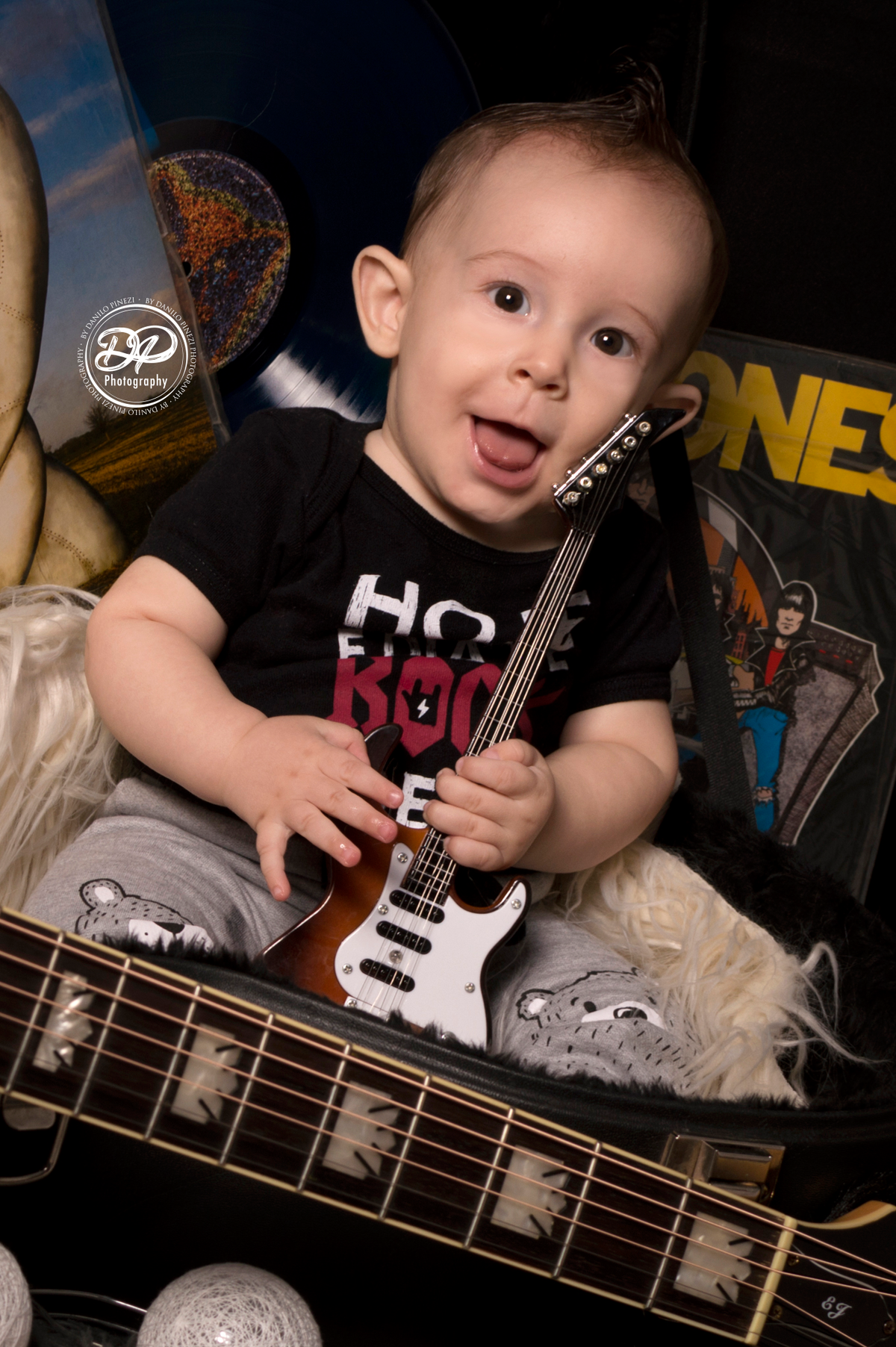 newborn, acompanhamento mensal, fotografia de bebês, fotografia de família, família, bebês, ensaios de bebês, Dia de Rock, Rock Bebê