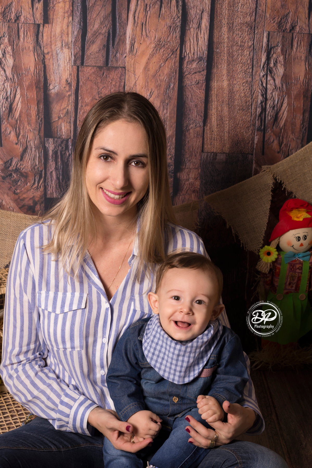 newborn, acompanhamento mensal, fotografia de bebês, fotografia de família, família, bebês, ensaios de bebês, festa caipira, ensaio junino