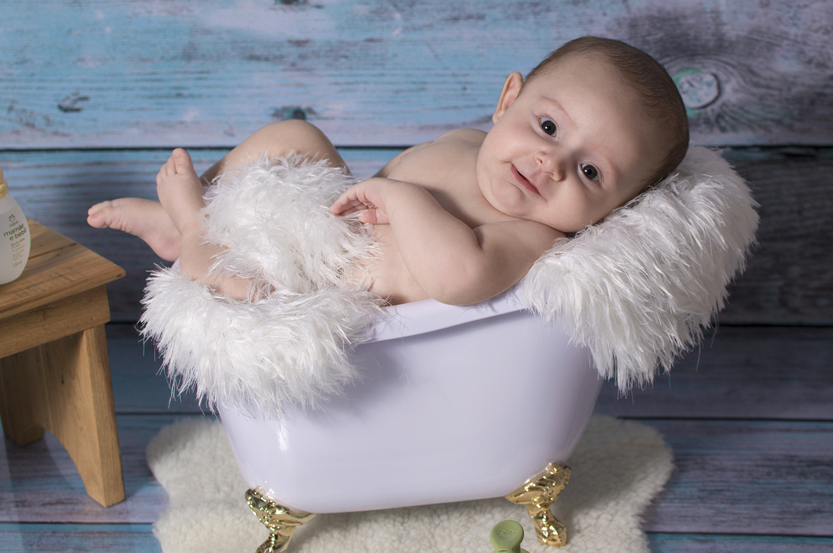 acompanhamento mensal de bebês, danilo pinezi fotografia, estúdio de bebês, estúdio gestante, estúdio família, fotografia de recém nascidos, estúdio newborn. hora do banho, banheira