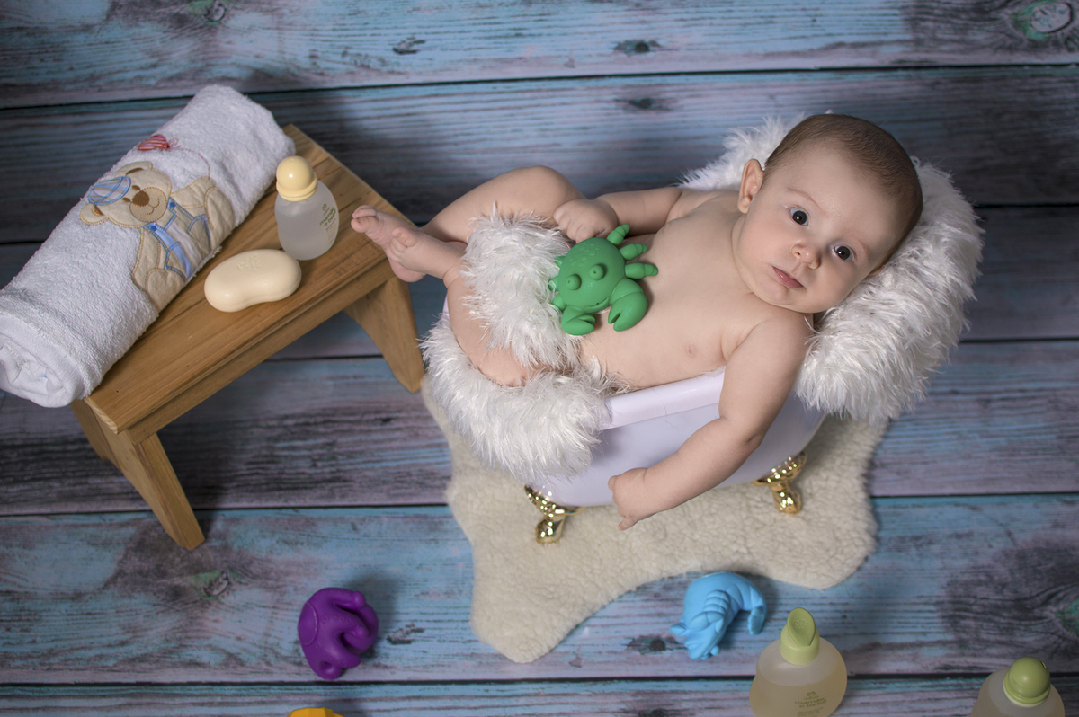 acompanhamento mensal de bebês, danilo pinezi fotografia, estúdio de bebês, estúdio gestante, estúdio família, fotografia de recém nascidos, estúdio newborn. hora do banho, banheira