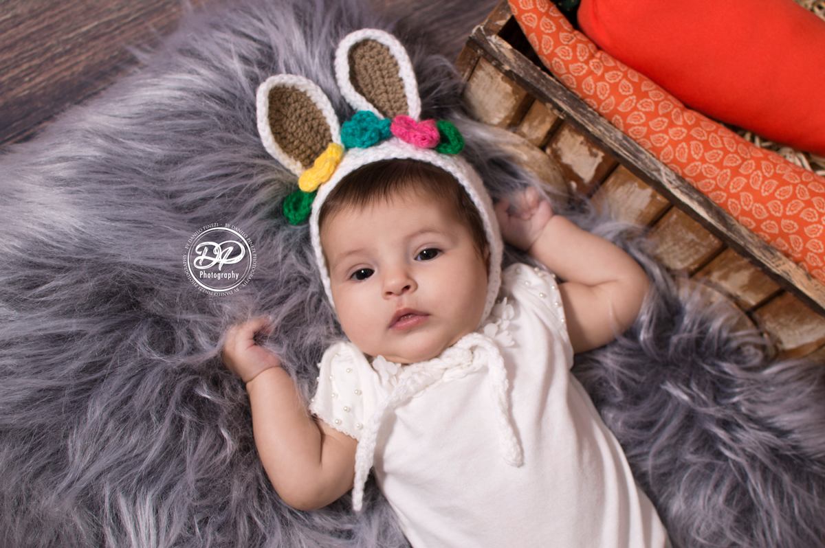 newborn, fotografia de bebês, acompanhamento mensal, danilo pinezi fotografia, fotografia de familia, Danilo Pinezi Estúdio Fotográfico, ensaio de páscoa, coelhinha de páscoa