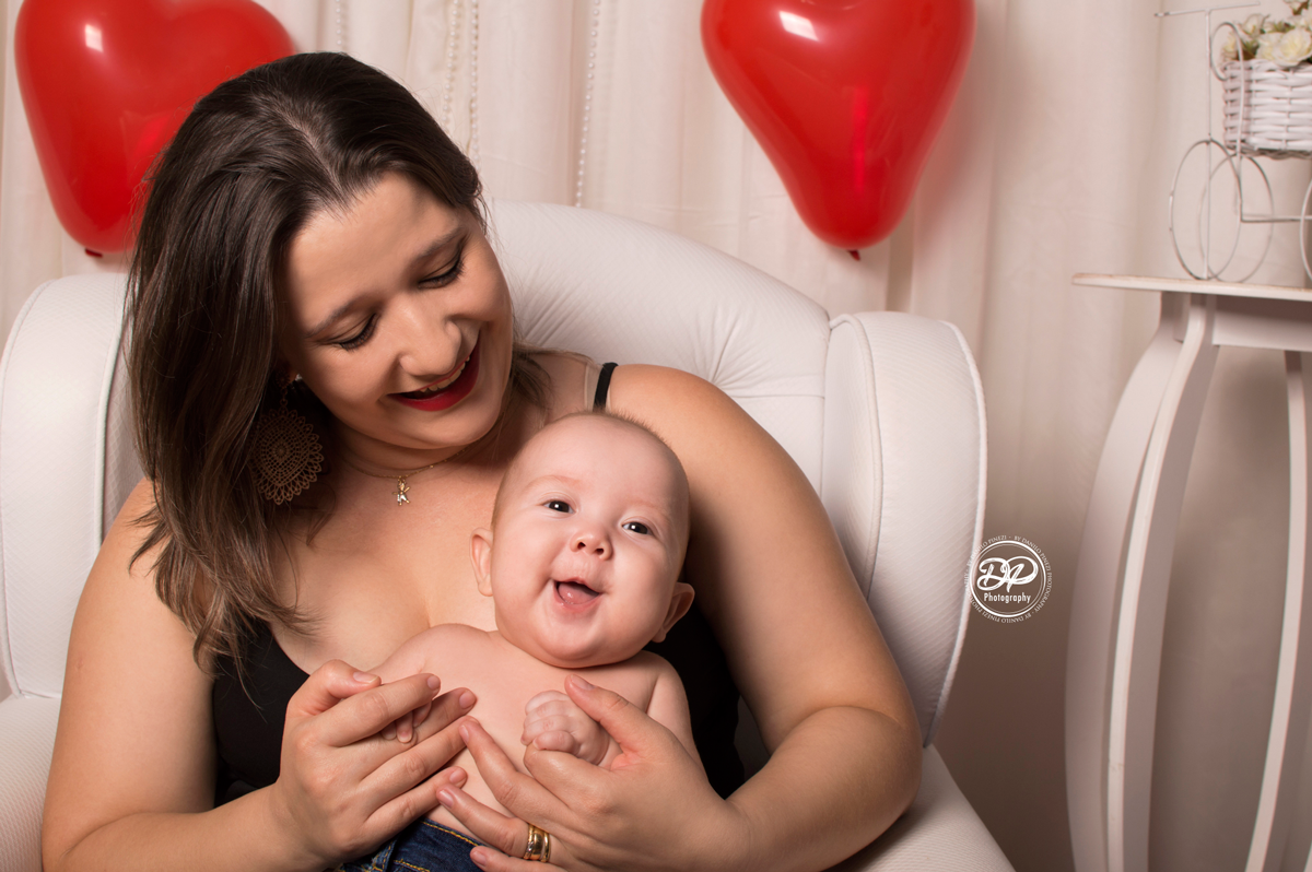 newborn, acompanhamento mensal, fotografia de bebês, fotografia de família, família, bebês, ensaios de bebês, Dia das mães
