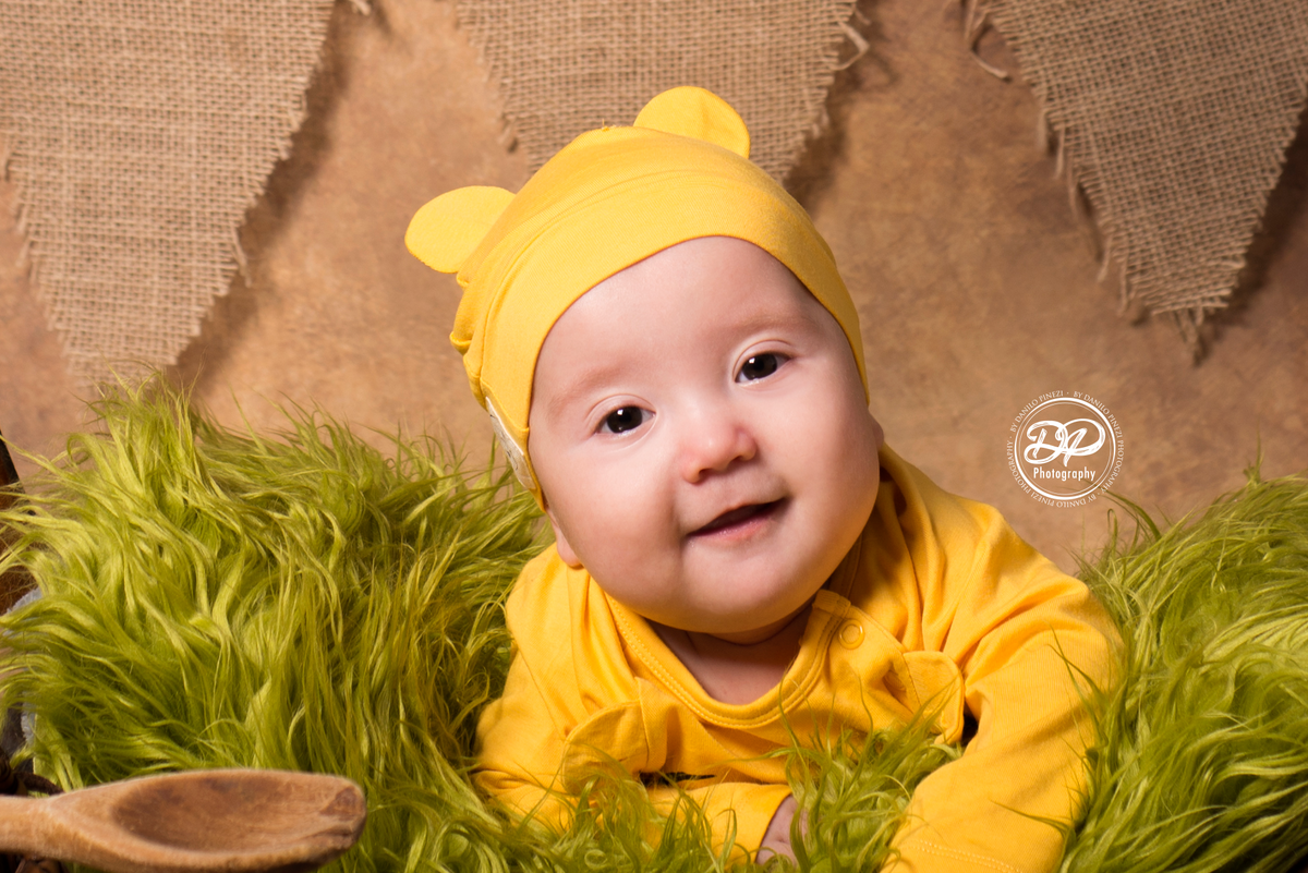 newborn, acompanhamento mensal, fotografia de bebês, fotografia de família, família, bebês, ursinho pooh