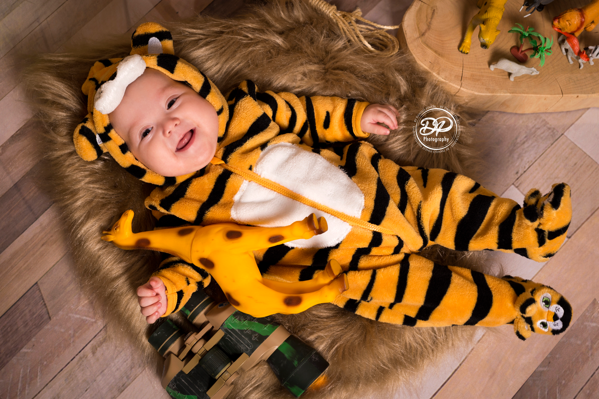 newborn, acompanhamento mensal, fotografia de bebês, fotografia de família, família, bebês, safari infantil