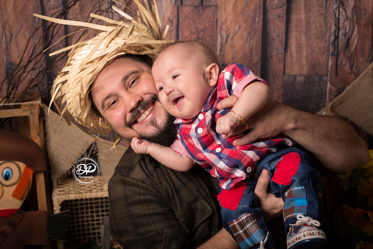 newborn, acompanhamento mensal, fotografia de bebês, fotografia de família, família, bebês, festa junina, arraiá, festa caipira, ensaio fotográfico junino