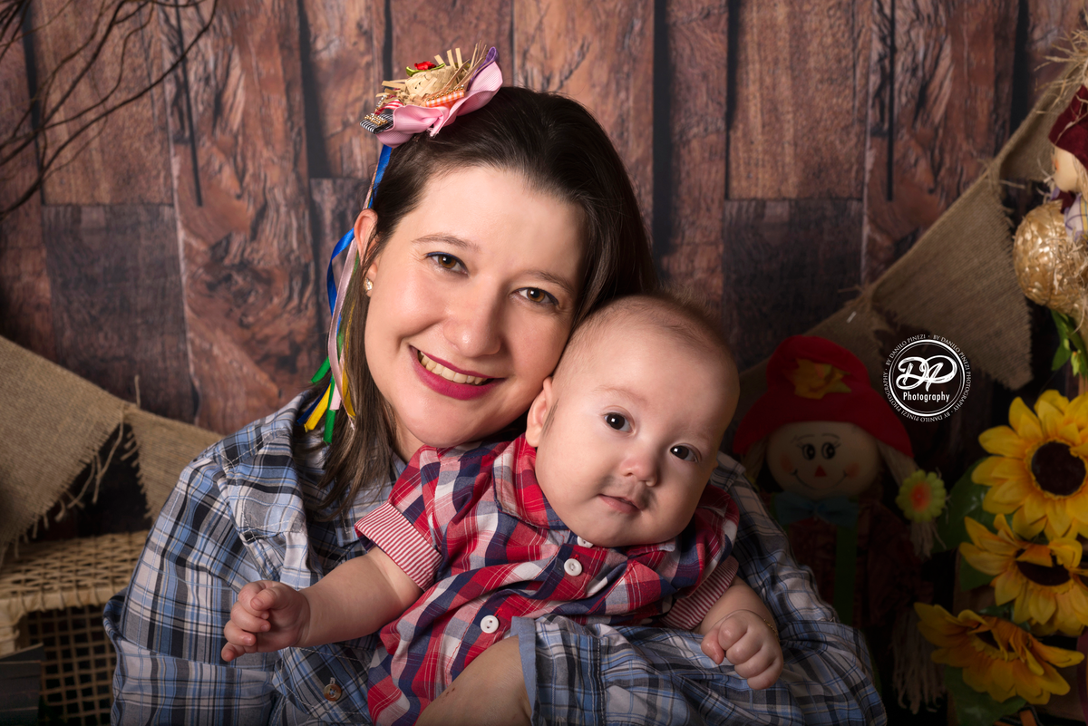 newborn, acompanhamento mensal, fotografia de bebês, fotografia de família, família, bebês, festa junina, arraiá, festa caipira, ensaio fotográfico junino