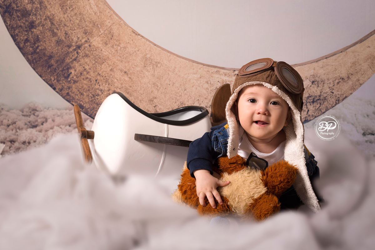 newborn, acompanhamento mensal, fotografia de bebês, fotografia de família, família, bebês, bebê aviador, avião