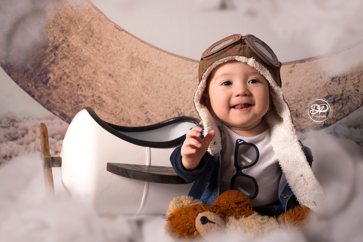 newborn, acompanhamento mensal, fotografia de bebês, fotografia de família, família, bebês, bebê aviador, avião