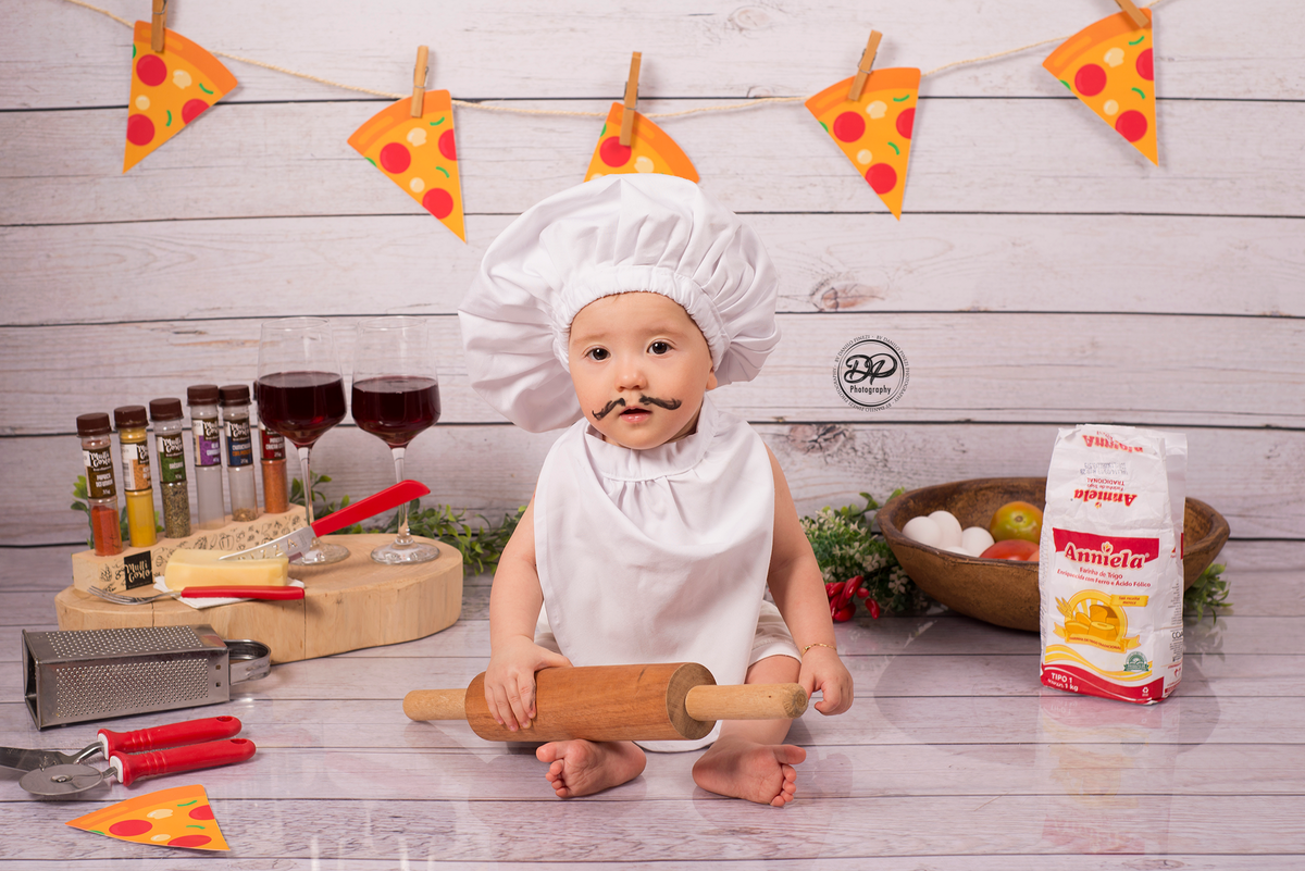 Sessão Mini Chef pizzaiollo realizada no estúdio Danilo Pinezi Fotografia em Bariri SP